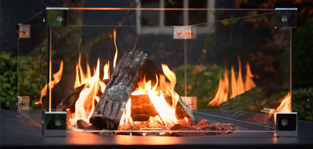 Aşıklara evde kamp ateşi sıcaklığı