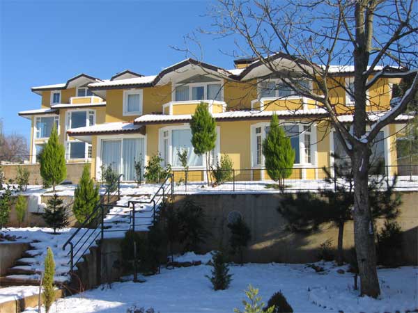 KARLI VADİ KONAKLARI