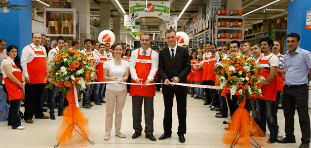 KOÇTAŞ 39'uncu mağazasını Vialand AVM'de hizmete açtı