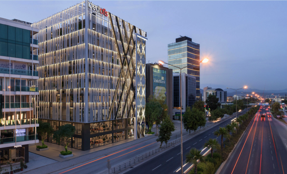 İzmir'in ofis projesi  ''İdeal Ofis''  keyifli, ayrıcalıklı iş ortamları sağlıyor... 