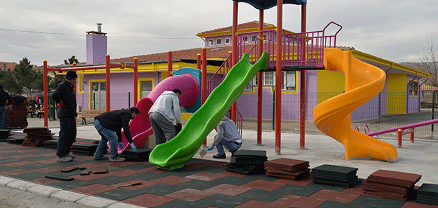 Karesi'de Okullara Oyun Parkı Kuruluyor