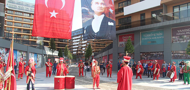 Lens İstanbul Yaşam Merkezi'nde 29 EKİM CUMHURİYET Bayramı Kutlandı