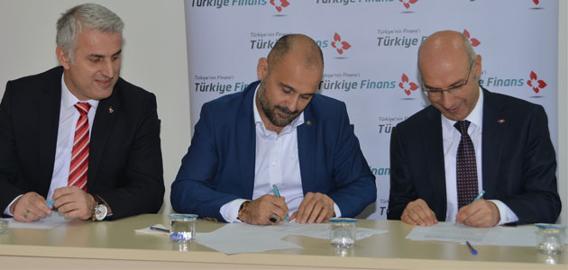 Türkiye Finans’tan İzmirli ayakkabıcılara destek  