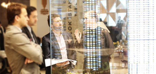  Queen Central Park’da gerçekleştirilen ‘Saray Taç’ları ve Mücevherleri’ söyleşisine yoğun ilgi